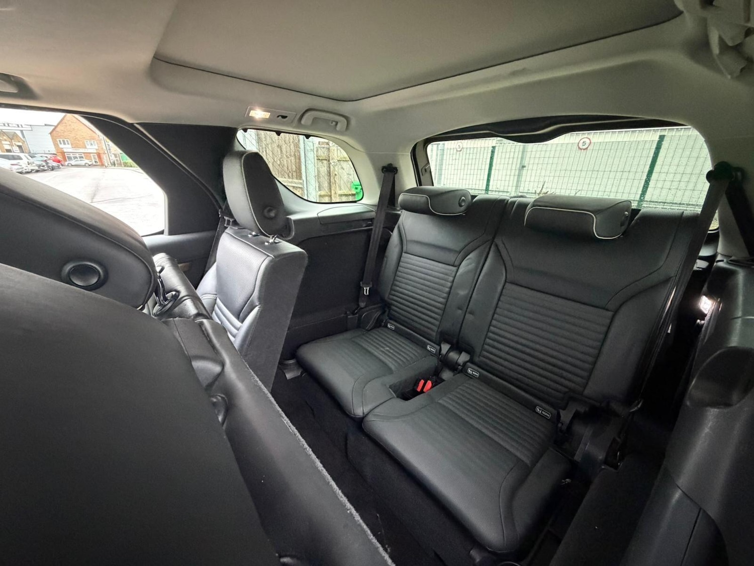 Used Land Rover Discovery 2017 for sale - 77305139: Photo 30