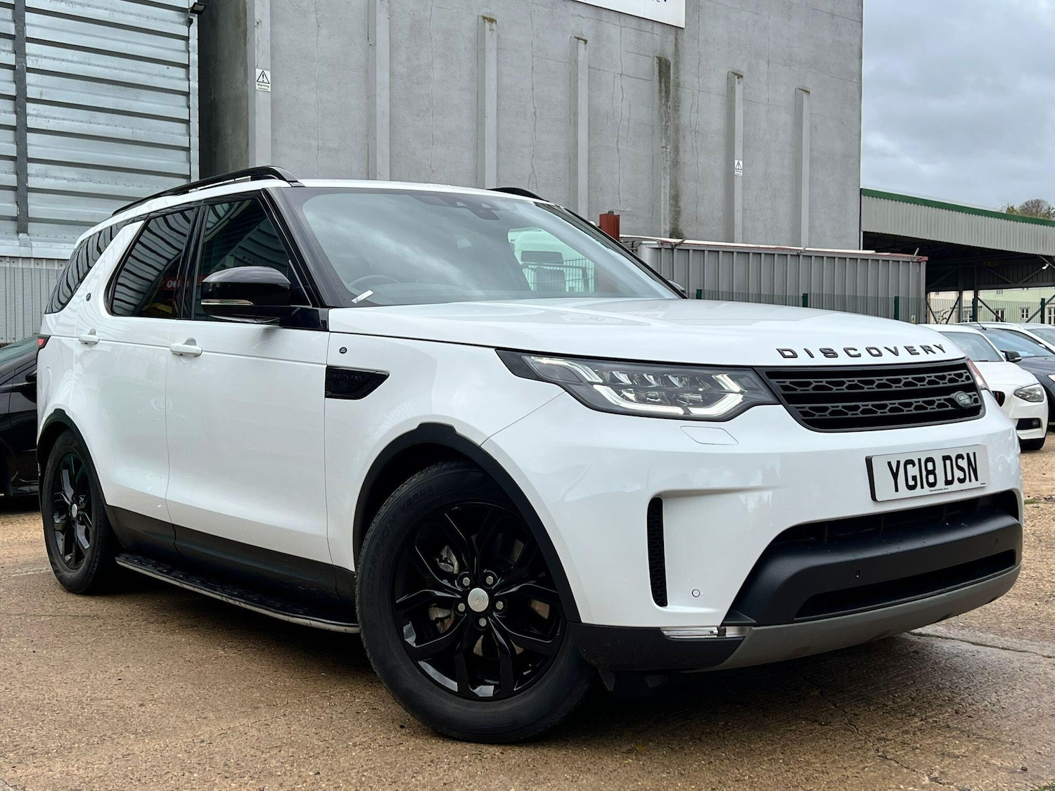 Used Land Rover Discovery 2018 for sale - 76433291: Photo 1
