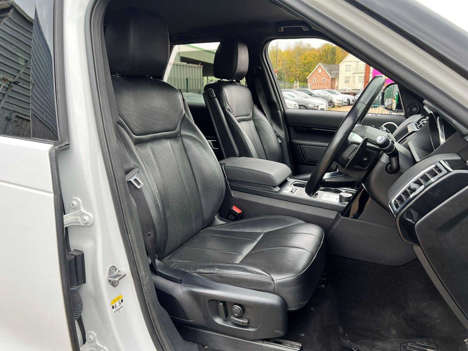 Used Land Rover Discovery 2018 for sale - 76433291: Photo 16