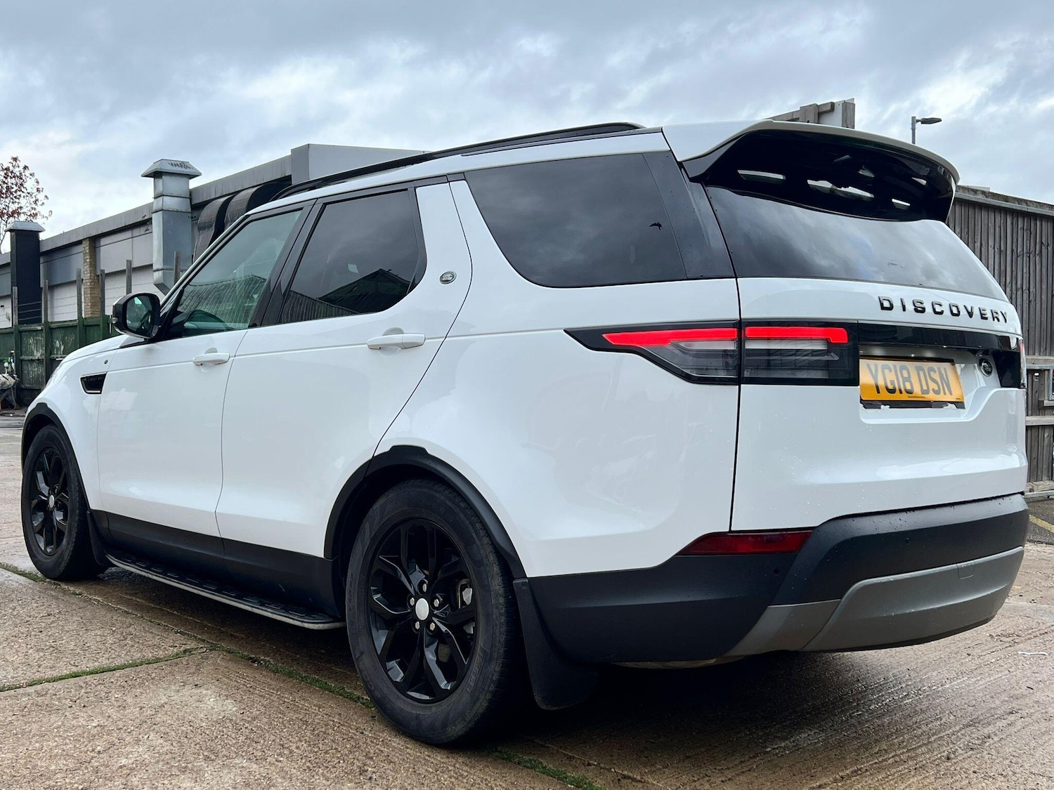 Used Land Rover Discovery 2018 for sale - 76433291: Photo 8