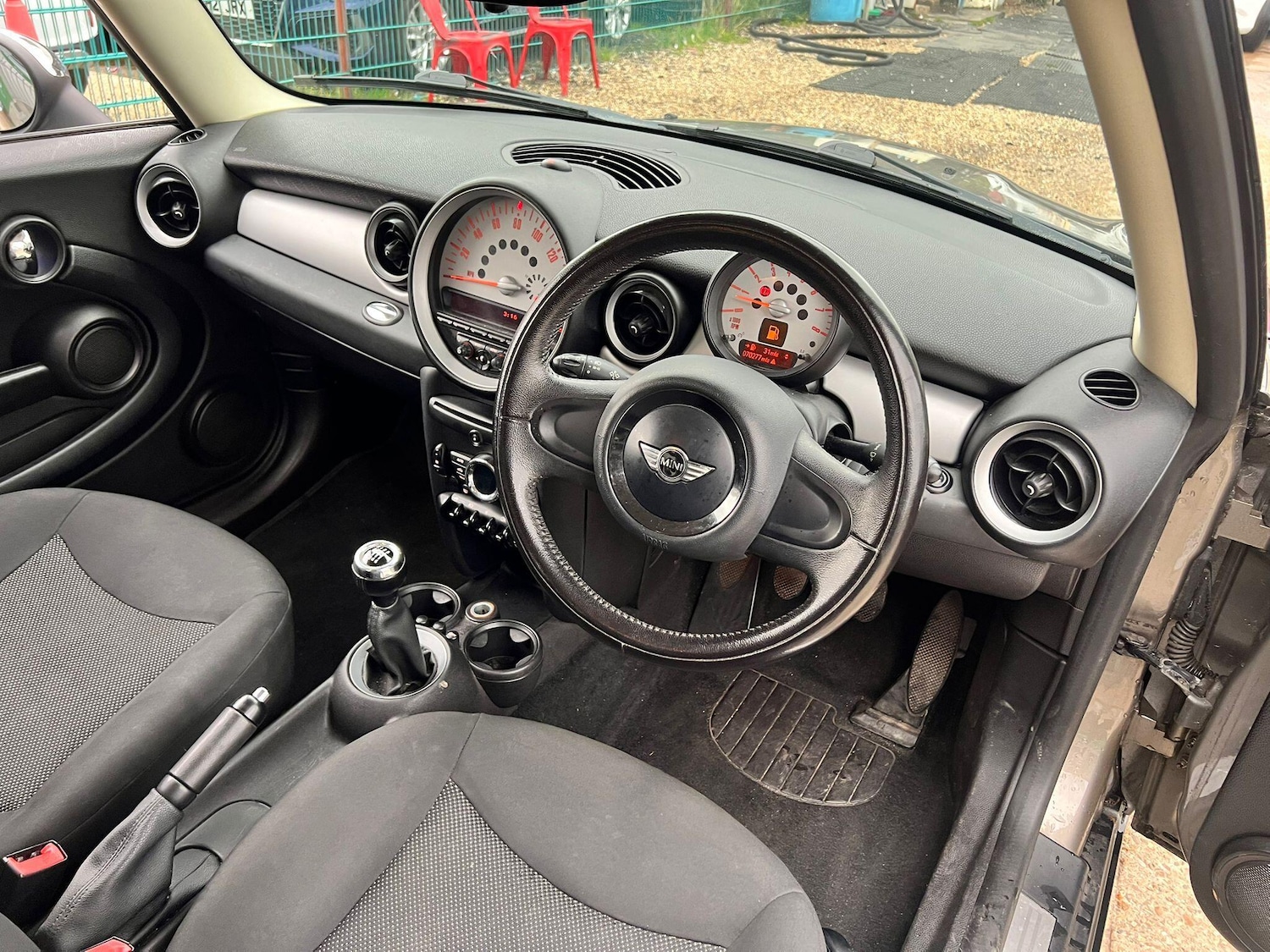 Used MINI Hatch 2011 for sale - 76472952: Photo 11