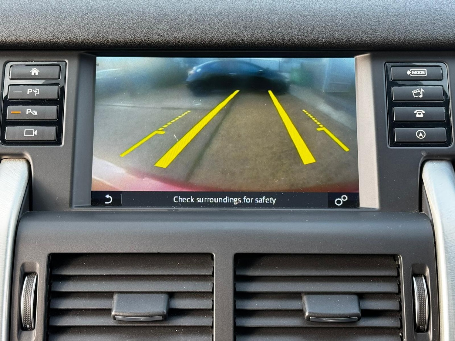 Used Land Rover Discovery Sport 2016 for sale - 77015477: Photo 2