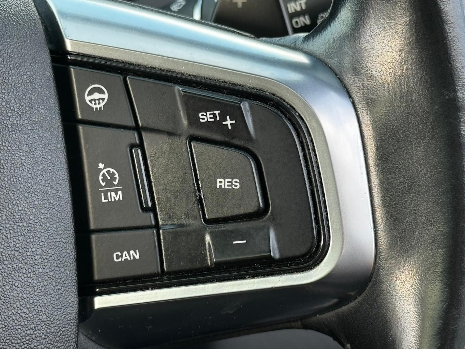 Used Land Rover Discovery Sport 2016 for sale - 77015477: Photo 28