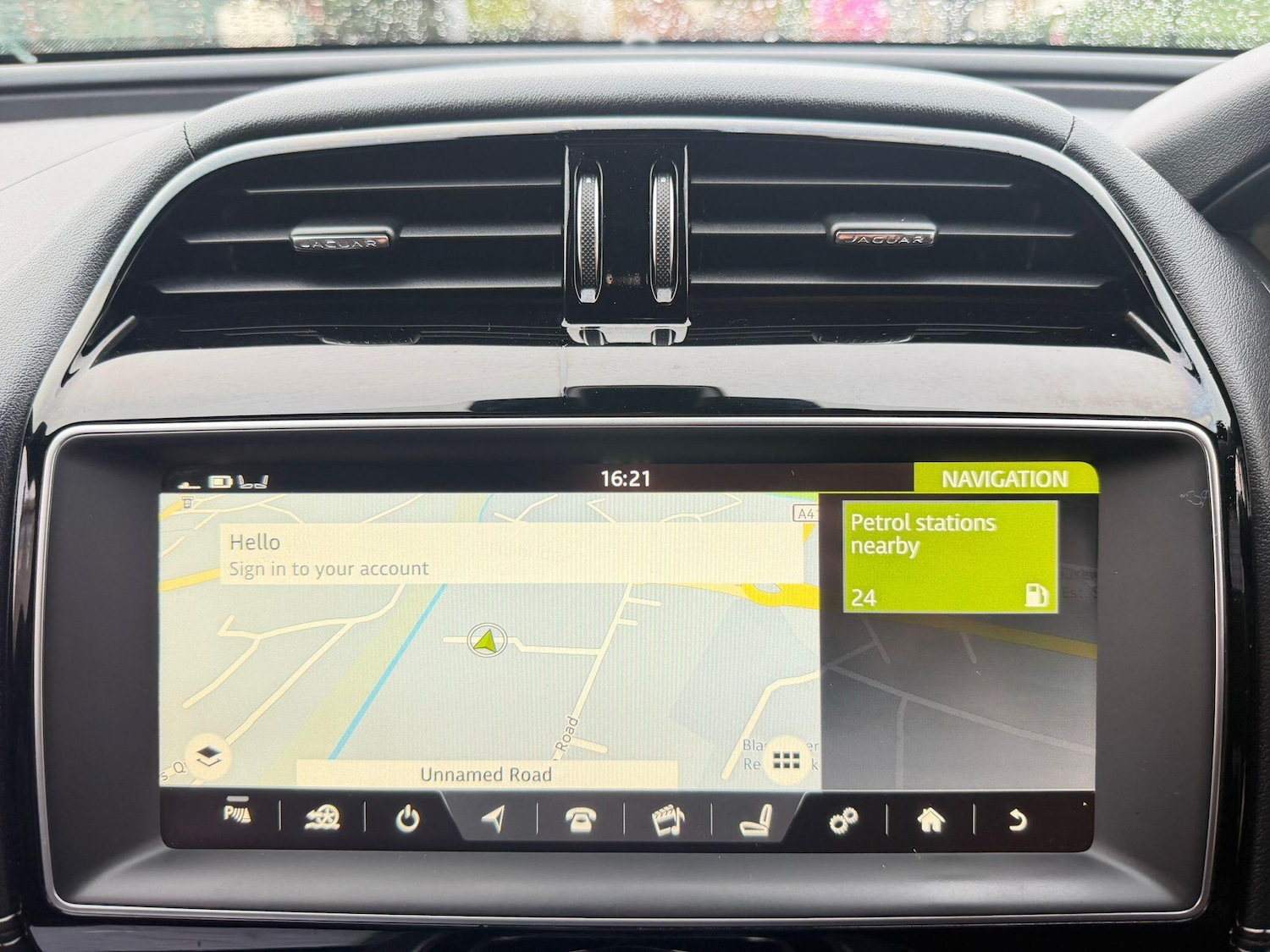 Used Jaguar XE 2018 for sale - 77646295: Photo 2