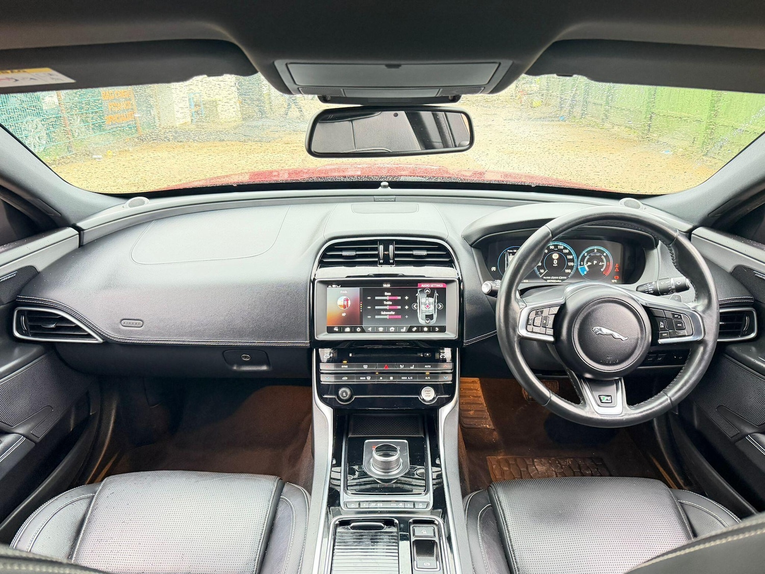 Used Jaguar XE 2018 for sale - 77646295: Photo 4