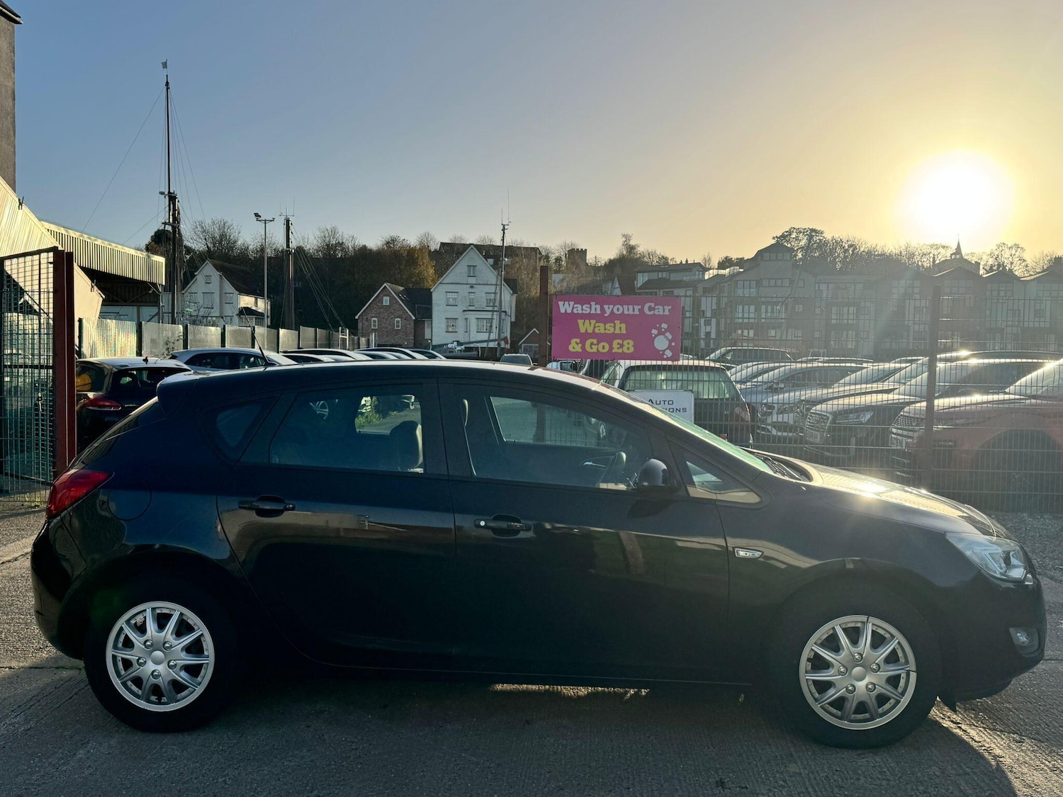 Used Vauxhall Astra 2011 for sale - 76620497: Photo 2
