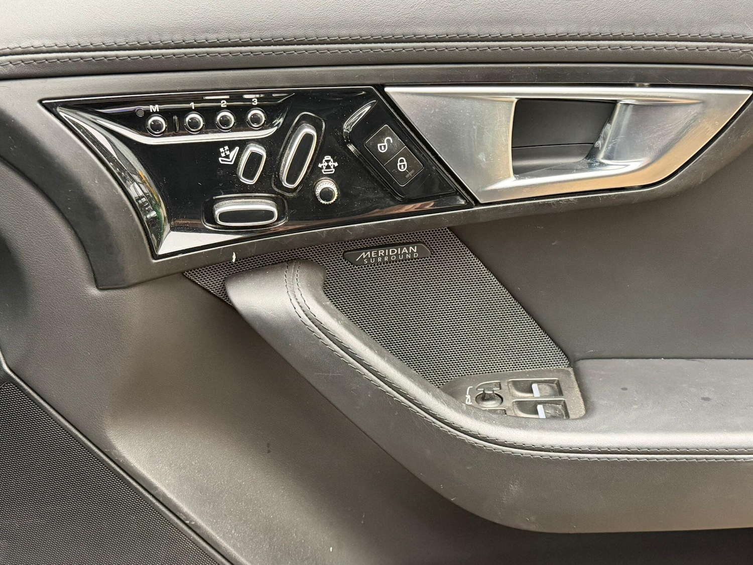 Used Jaguar F-Type 2014 for sale - 77345031: Photo 22