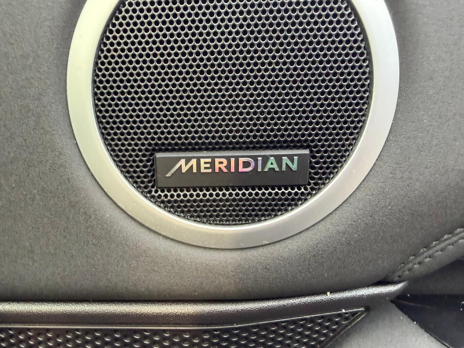 Used Land Rover Discovery 2018 for sale - 77130984: Photo 2