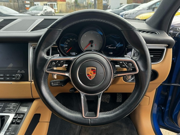 Used Porsche Macan 2016 for sale - 76094957: Photo 31