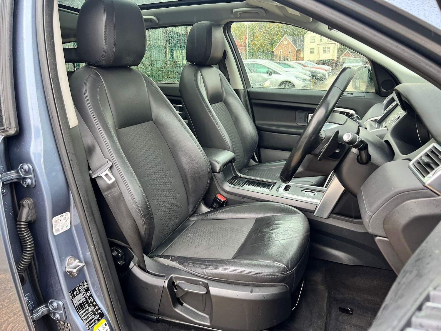 Used Land Rover Discovery Sport 2017 for sale - 76337915: Photo 15