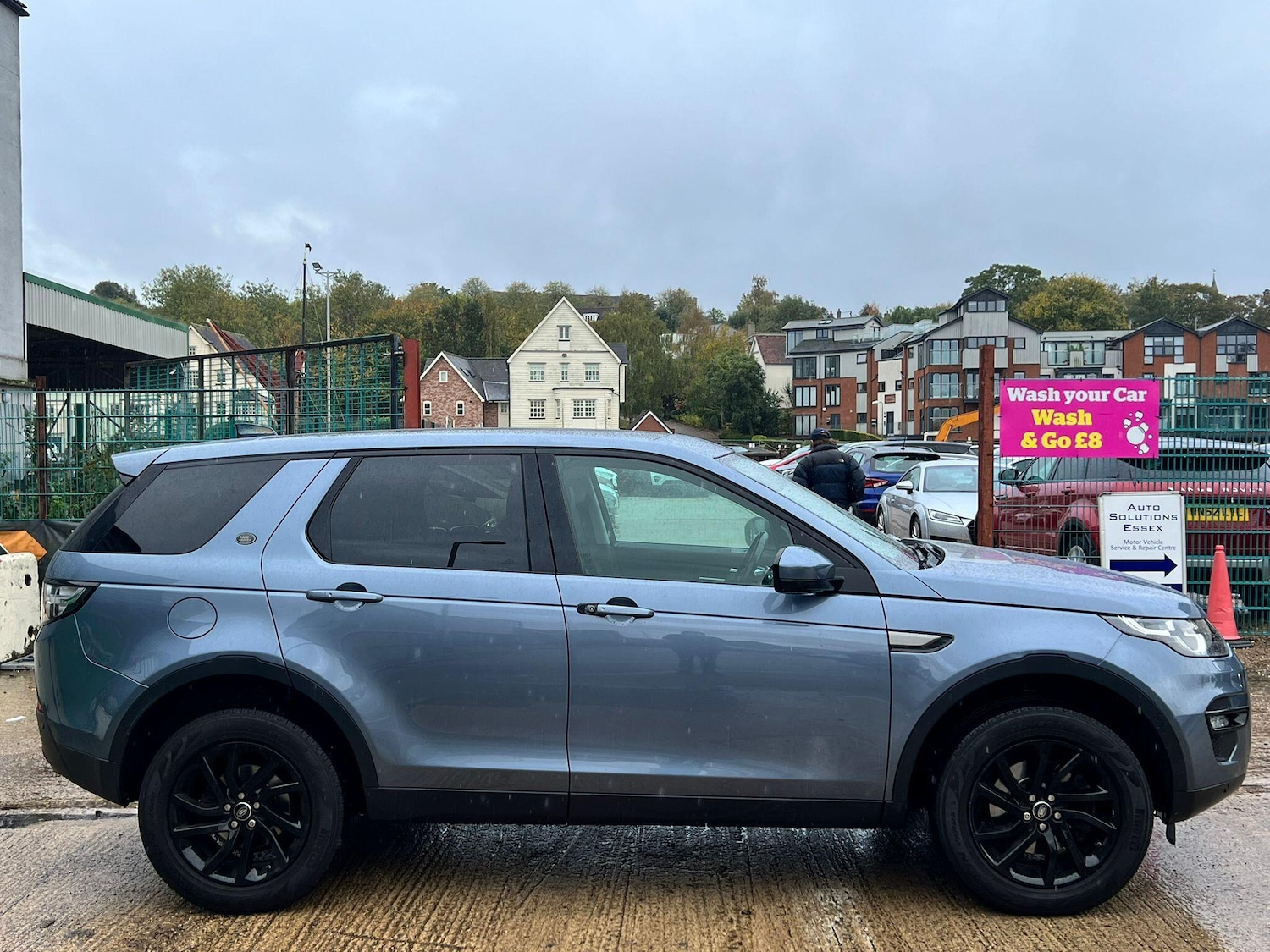 Used Land Rover Discovery Sport 2017 for sale - 76337915: Photo 3