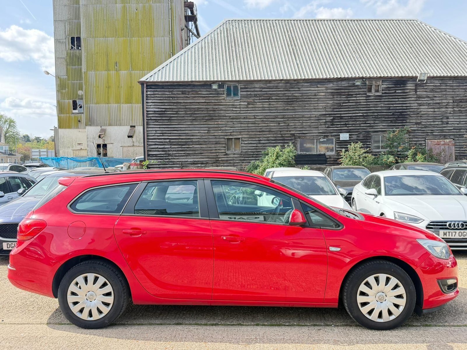 Used Vauxhall Astra 2013 for sale - 78204392: Photo 2