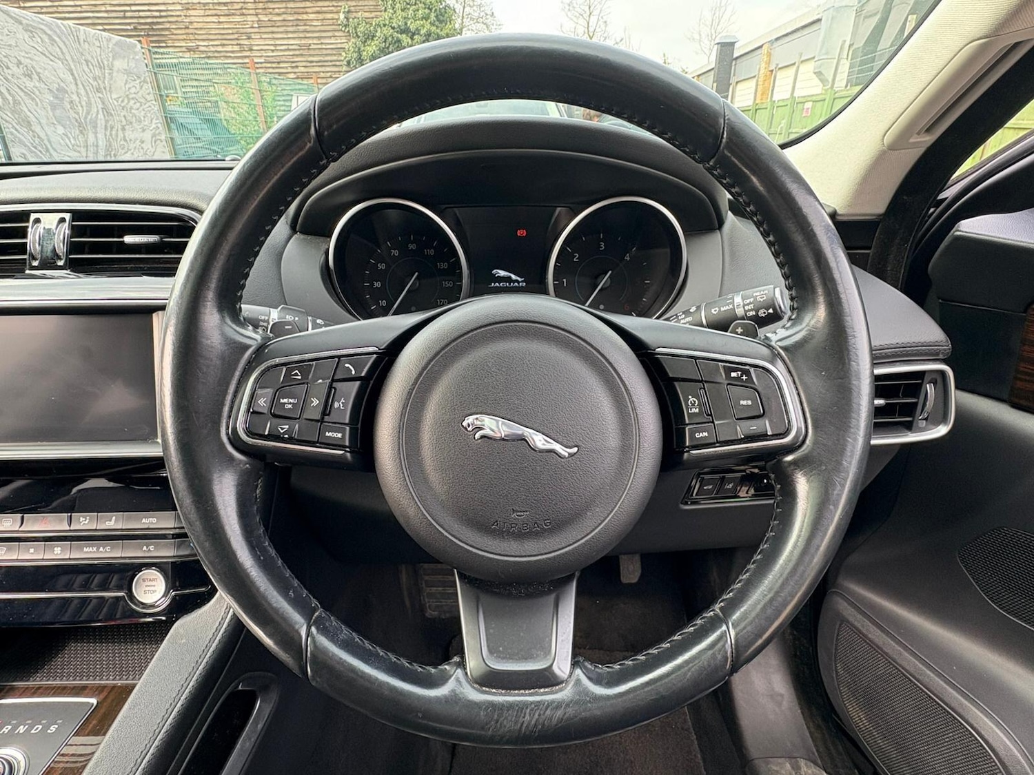 Used Jaguar F-Pace 2016 for sale - 77970628: Photo 12