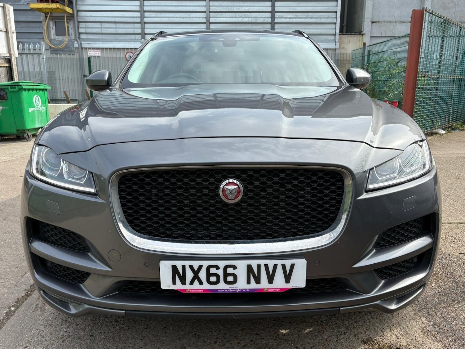 Used Jaguar F-Pace 2016 for sale - 77970628: Photo 3