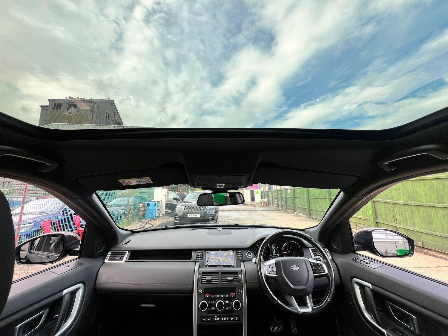 Used Land Rover Discovery Sport 2019 for sale - 76473841: Photo 2