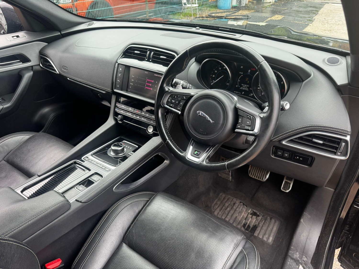 Used Jaguar F-Pace 2018 for sale - 76549070: Photo 11