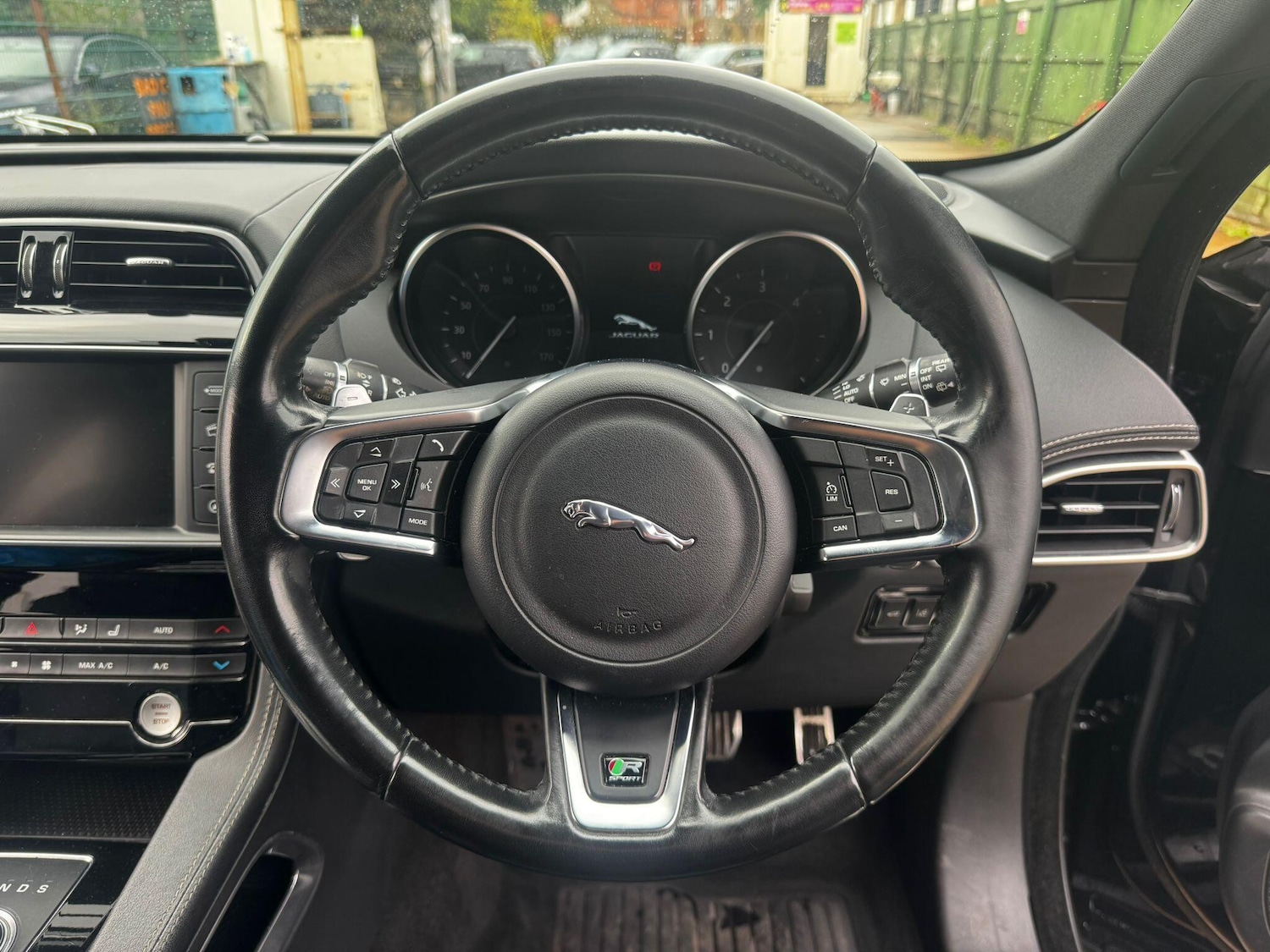 Used Jaguar F-Pace 2018 for sale - 76549070: Photo 24
