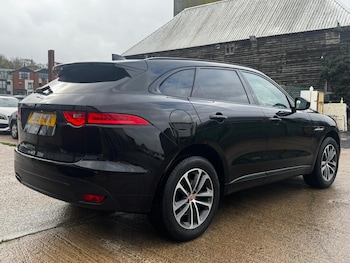 Used Jaguar F-Pace 2018 for sale - 76549070: Photo