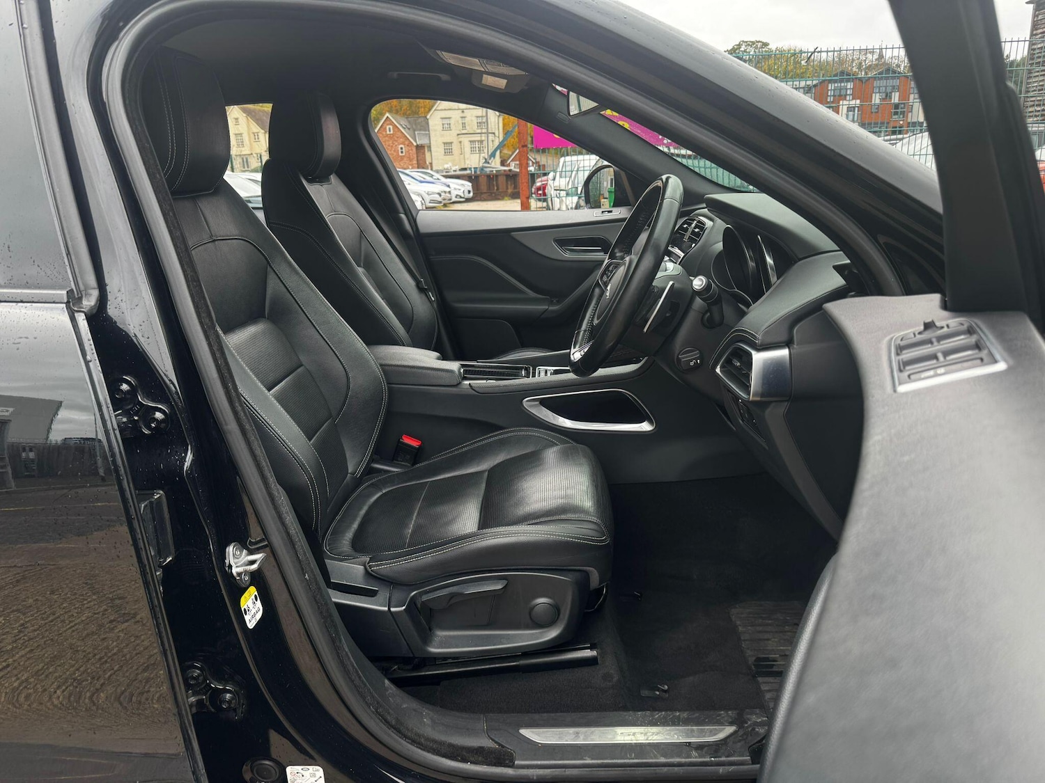 Used Jaguar F-Pace 2018 for sale - 76549070: Photo 9