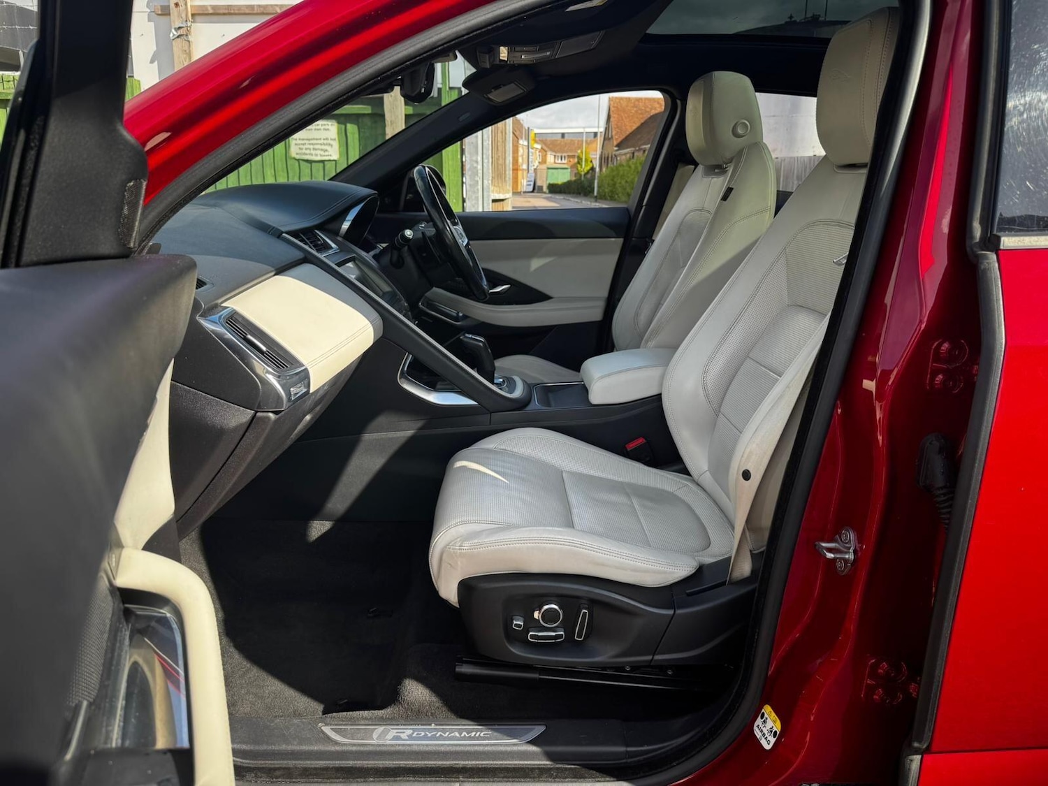 Used Jaguar E-Pace 2018 for sale - 76527630: Photo 21