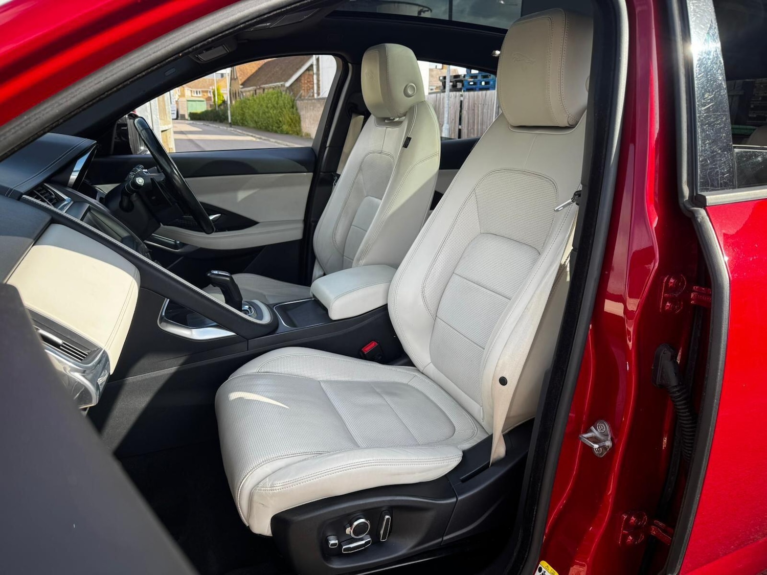 Used Jaguar E-Pace 2018 for sale - 76527630: Photo 22