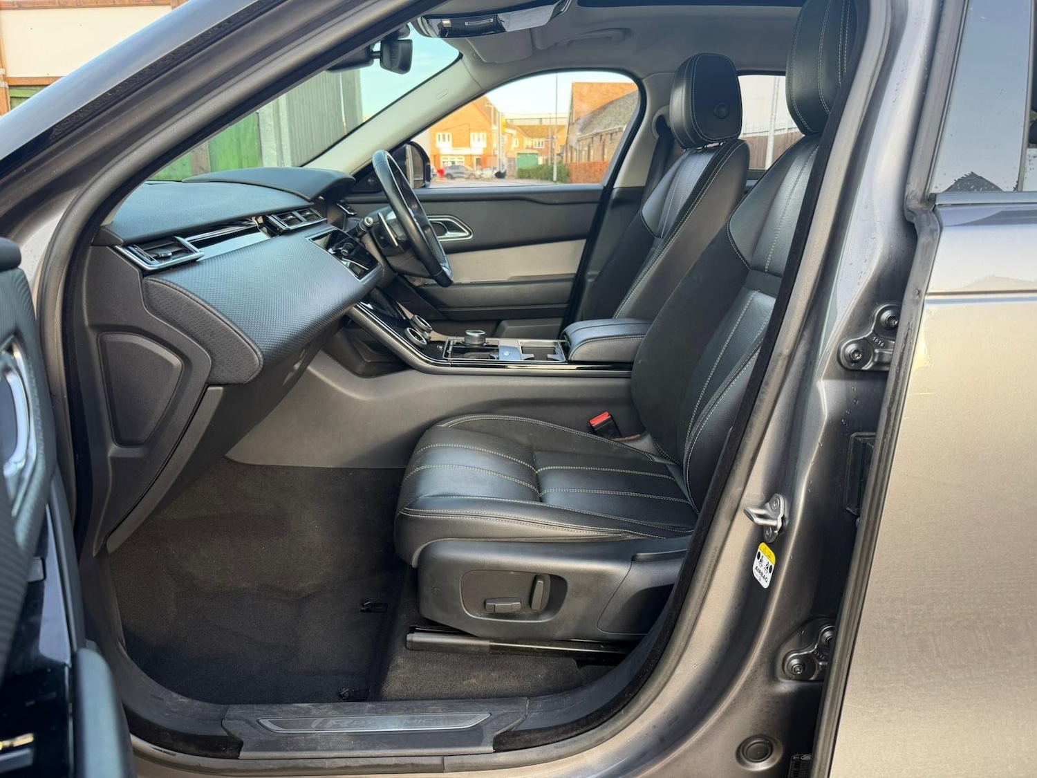 Used Land Rover Range Rover Velar 2018 for sale - 76926251: Photo 32