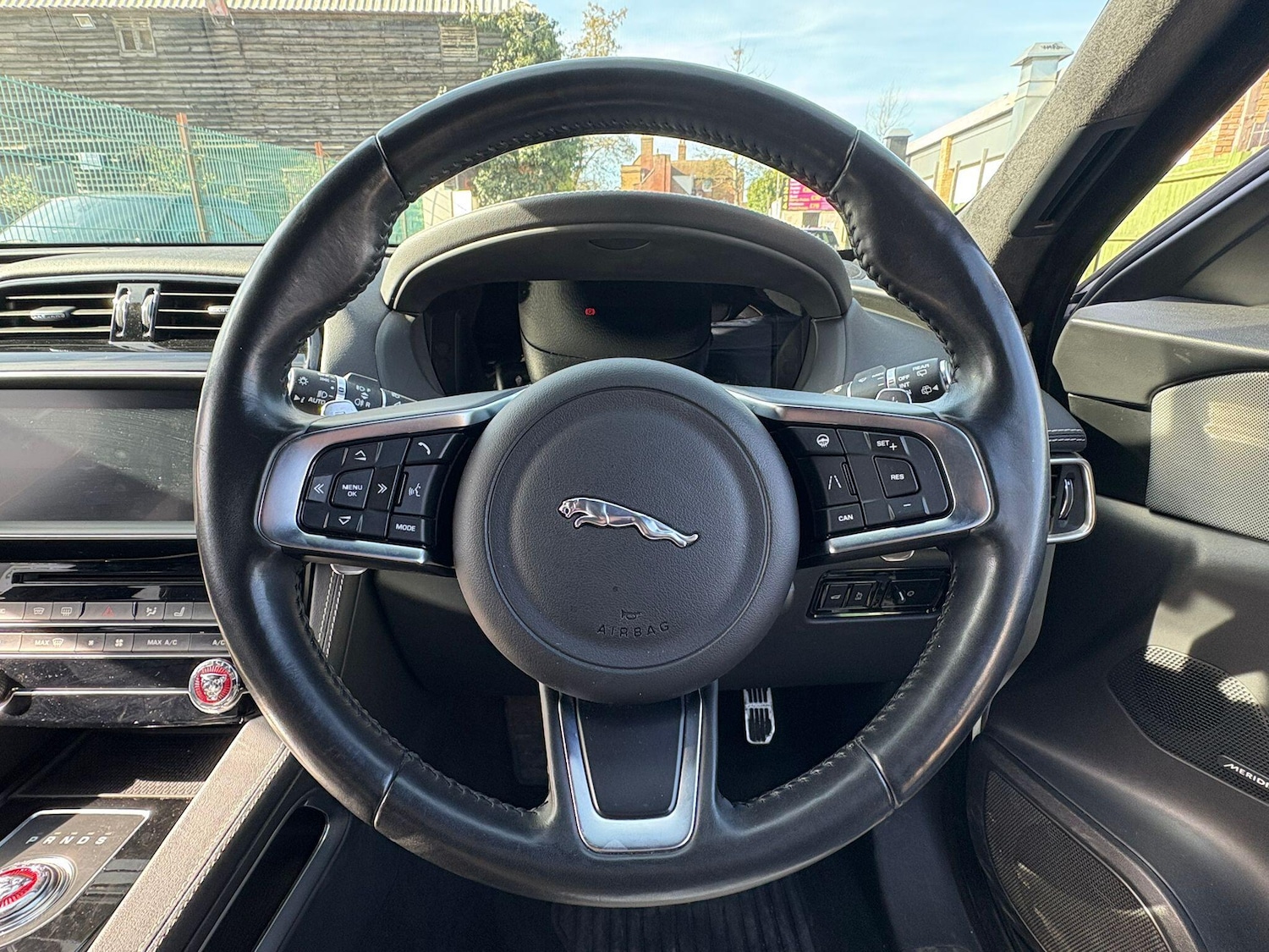 Used Jaguar F-Pace 2019 for sale - 77724015: Photo 28