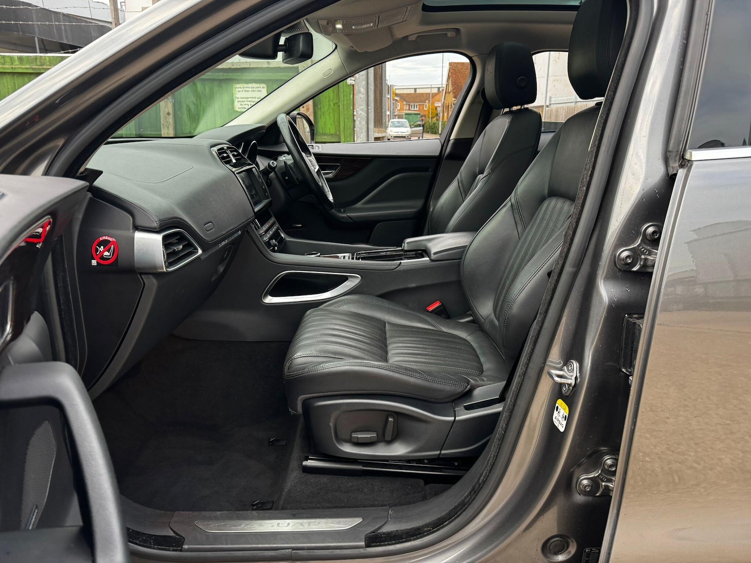 Used Jaguar F-Pace 2017 for sale - 76485346: Photo 23