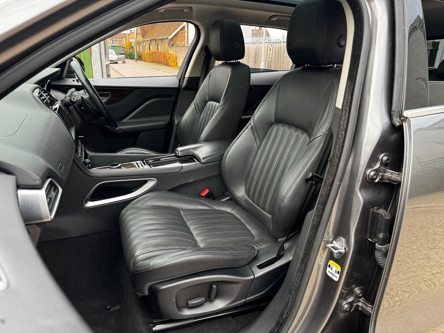 Used Jaguar F-Pace 2017 for sale - 76485346: Photo 24