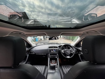 Used Jaguar F-Pace 2017 for sale - 76485346: Photo