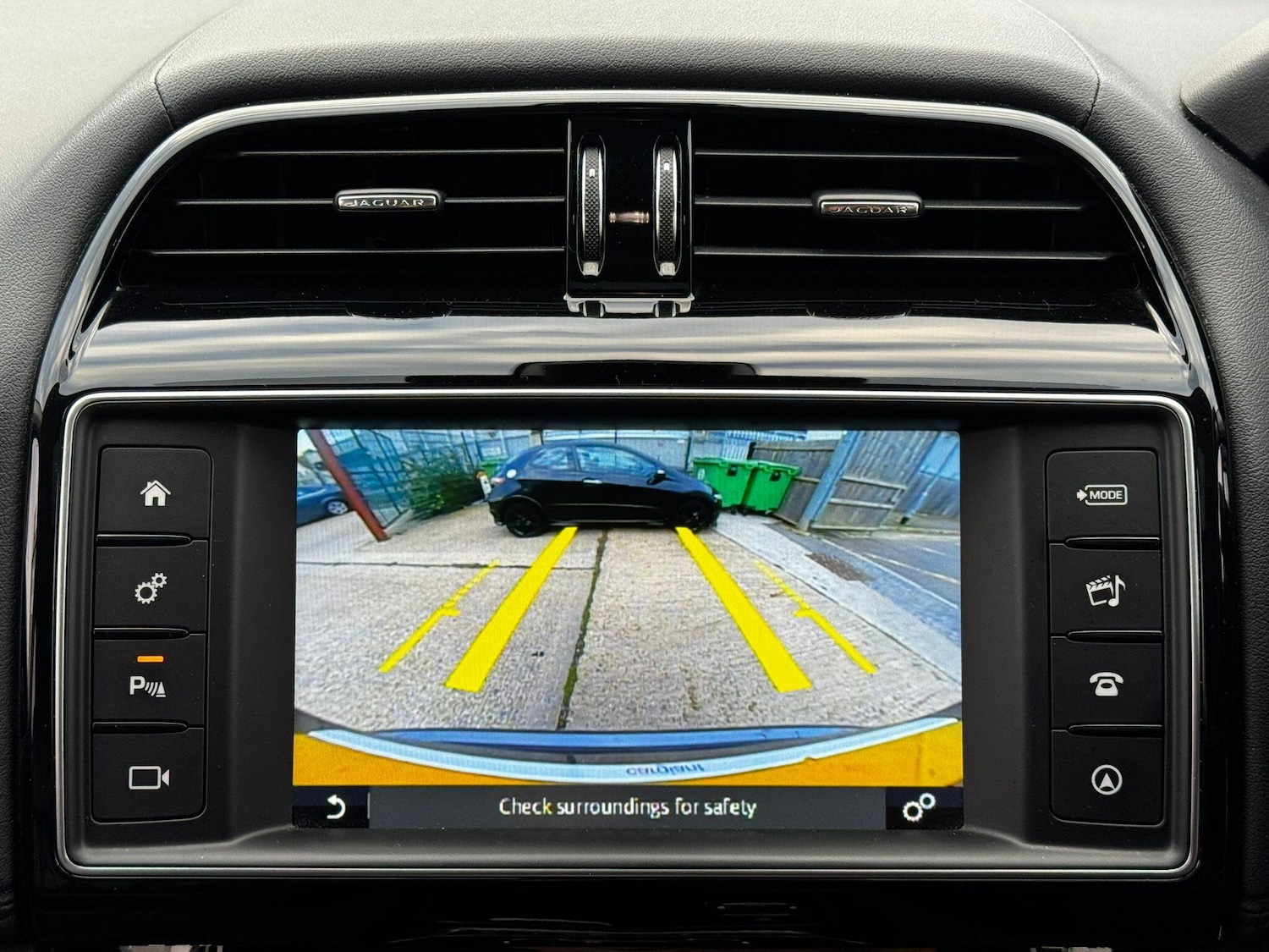 Used Jaguar F-Pace 2017 for sale - 76485346: Photo 4