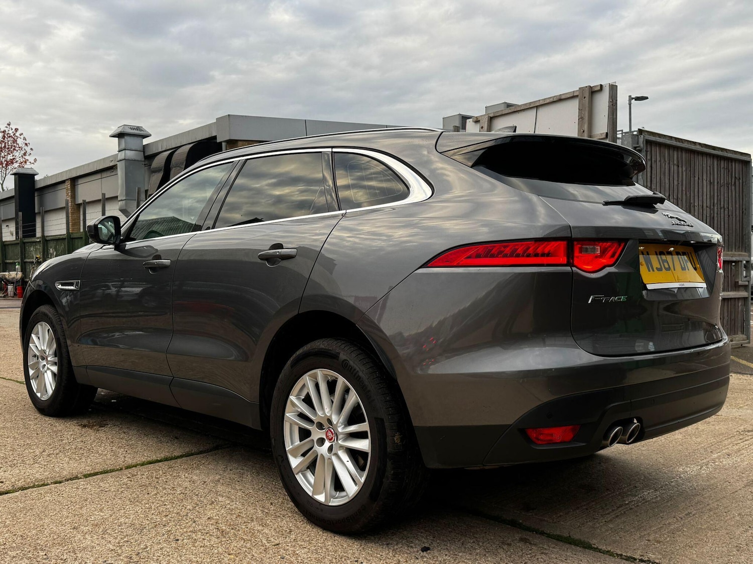 Used Jaguar F-Pace 2017 for sale - 76485346: Photo 8