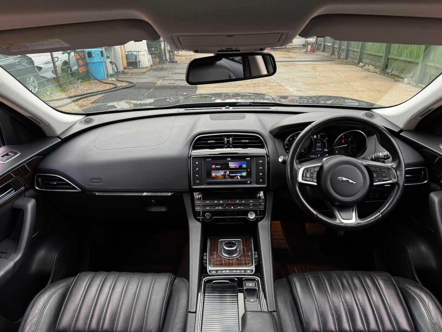 Used Jaguar F-Pace 2017 for sale - 76485346: Photo 9