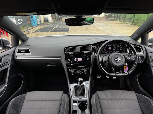 Used Volkswagen Golf 2018 for sale - 76201177: Photo 25