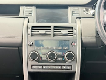 Used Land Rover Discovery Sport 2019 for sale - 79201955: Photo