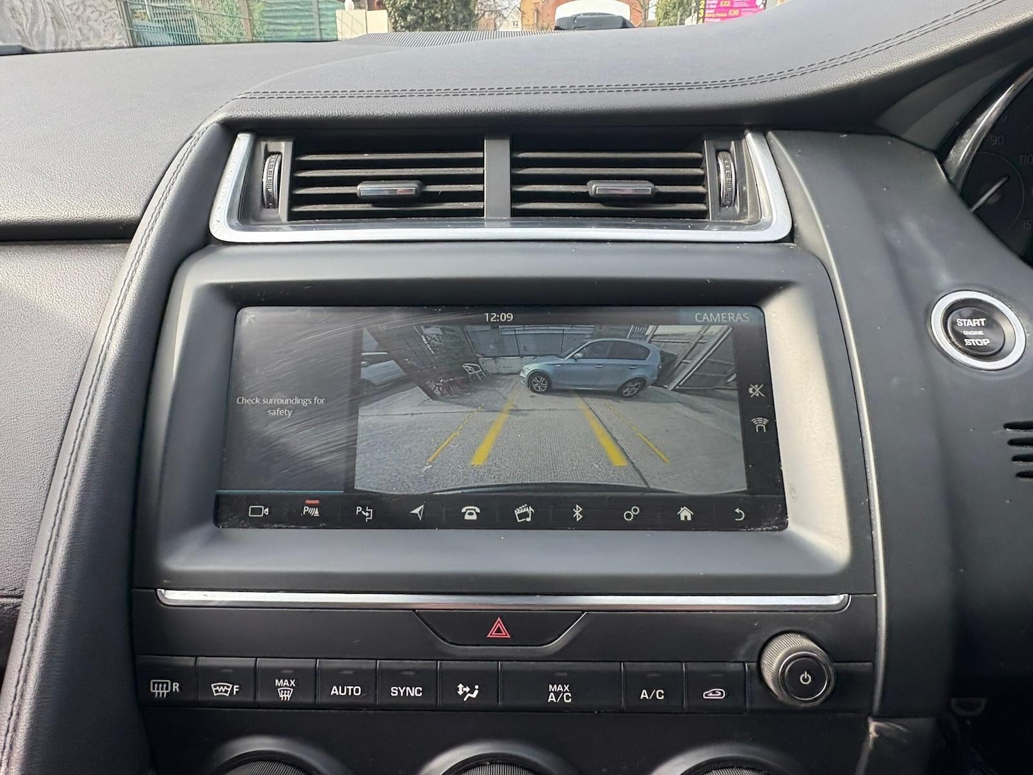 Used Jaguar E-Pace 2018 for sale - 77970179: Photo 2