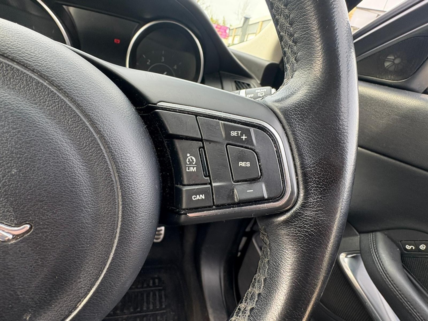 Used Jaguar E-Pace 2018 for sale - 77970179: Photo 28