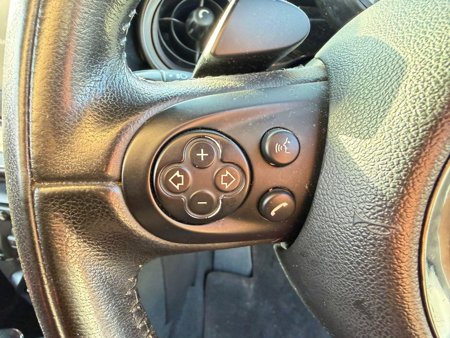 Used MINI Convertible 2011 for sale - 77670355: Photo 21