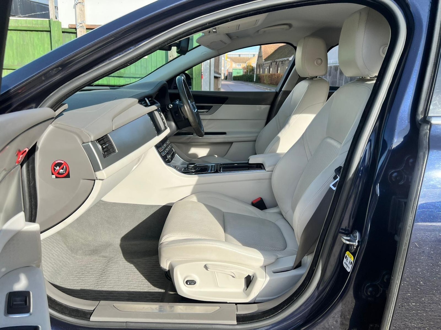 Used Jaguar XF 2018 for sale - 76424714: Photo 25