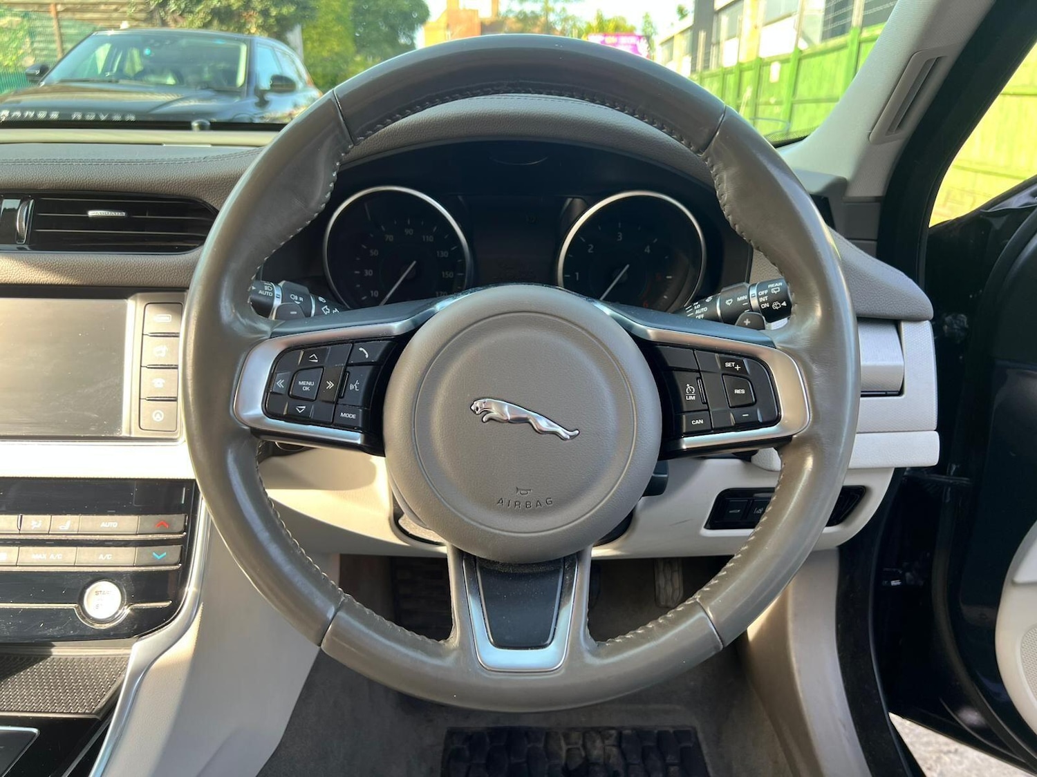 Used Jaguar XF 2018 for sale - 76424714: Photo 29