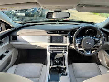 Used Jaguar XF 2018 for sale - 76424714: Photo