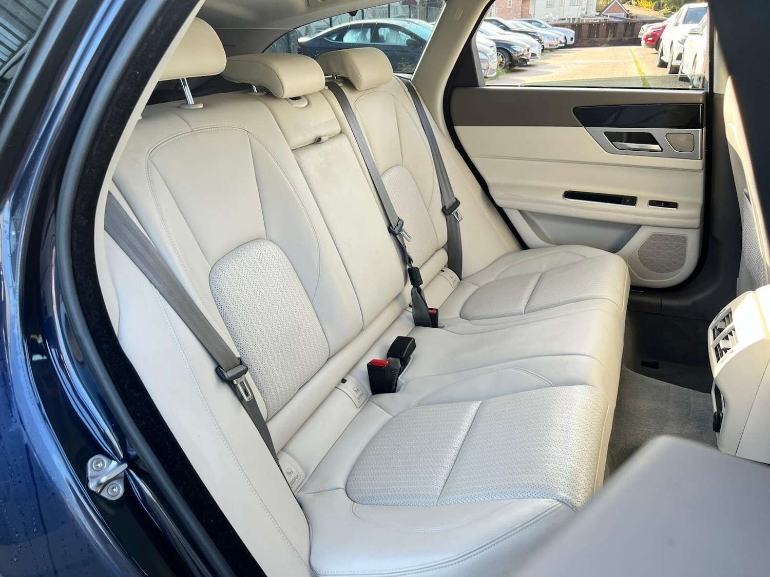 Used Jaguar XF 2018 for sale - 76424714: Photo 7