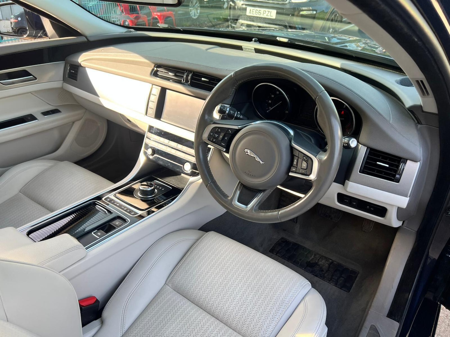 Used Jaguar XF 2018 for sale - 76424714: Photo 9