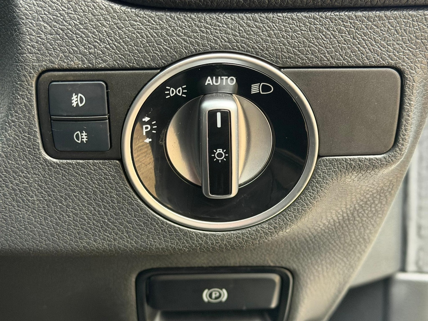 Used Mercedes-Benz GLA 2018 for sale - 77345631: Photo 25