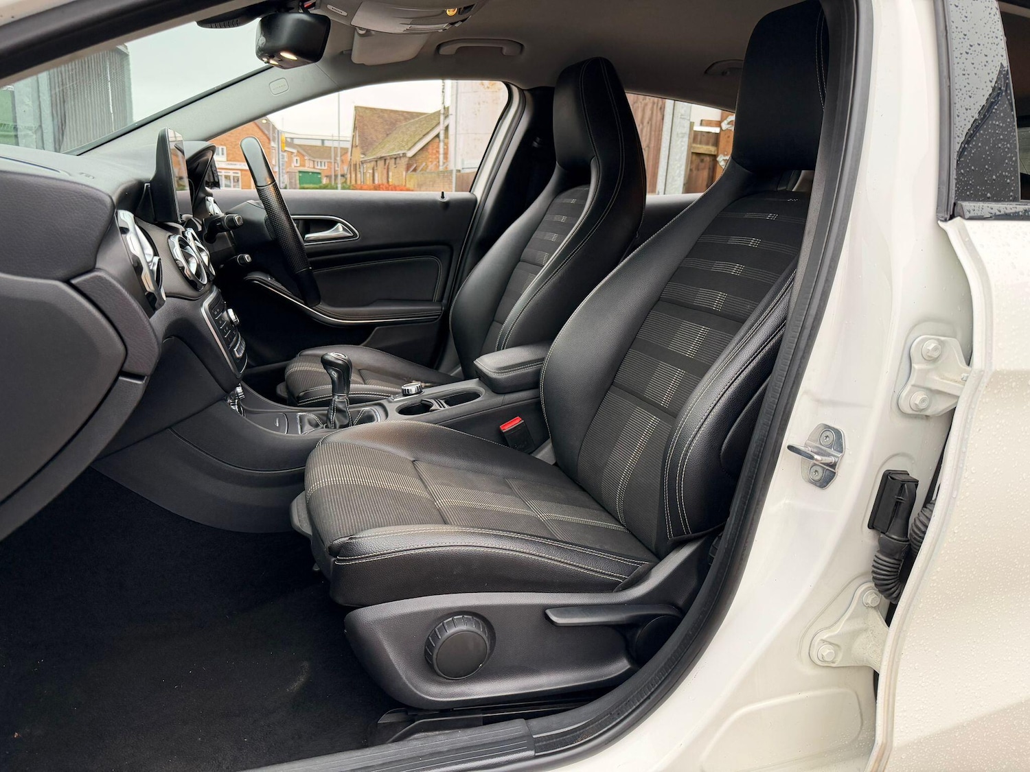 Used Mercedes-Benz GLA 2018 for sale - 77345631: Photo 29