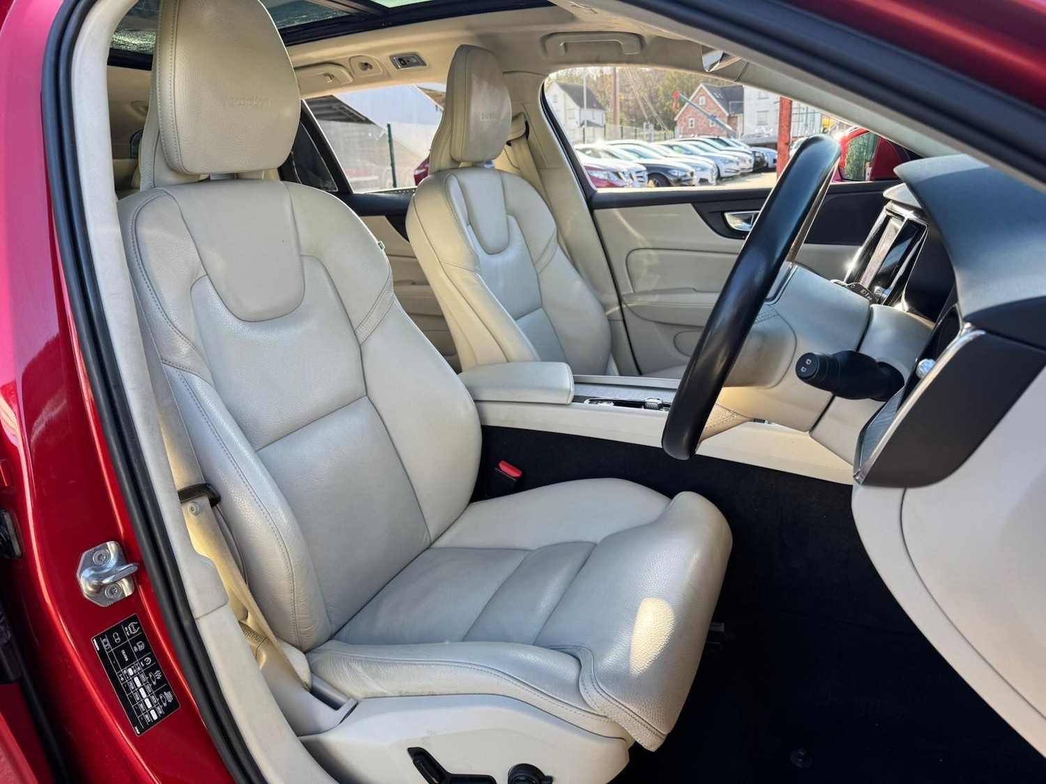 Used Volvo V60 2018 for sale - 76886726: Photo 16