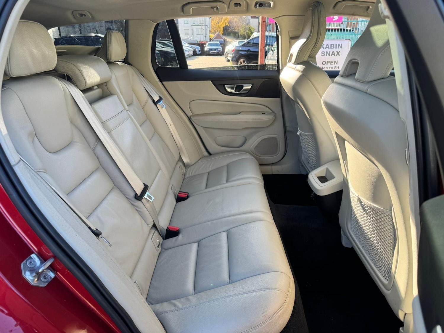 Used Volvo V60 2018 for sale - 76886726: Photo 17