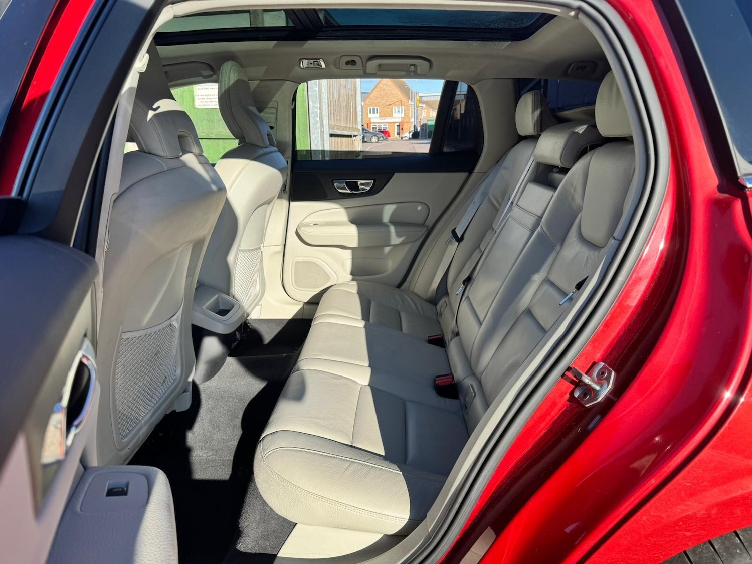 Used Volvo V60 2018 for sale - 76886726: Photo 20