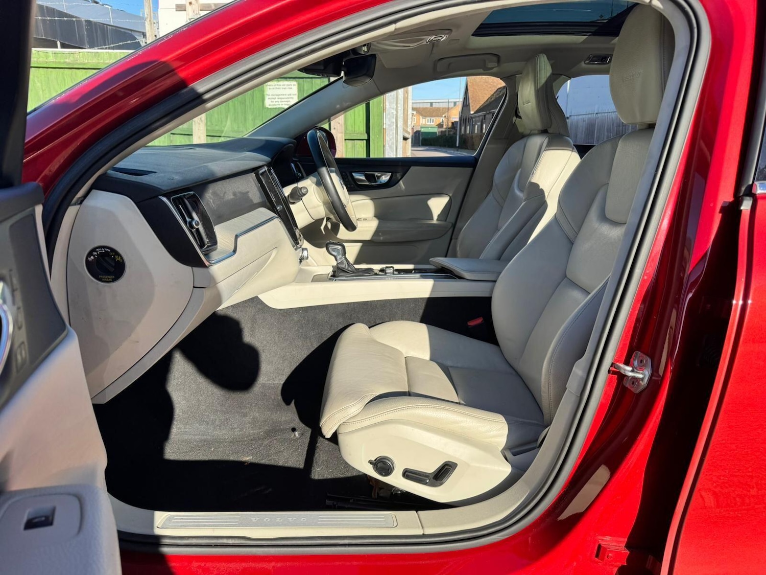 Used Volvo V60 2018 for sale - 76886726: Photo 23