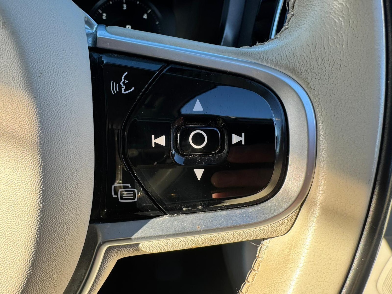 Used Volvo V60 2018 for sale - 76886726: Photo 29